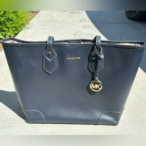 Michael Kors large carry all bag